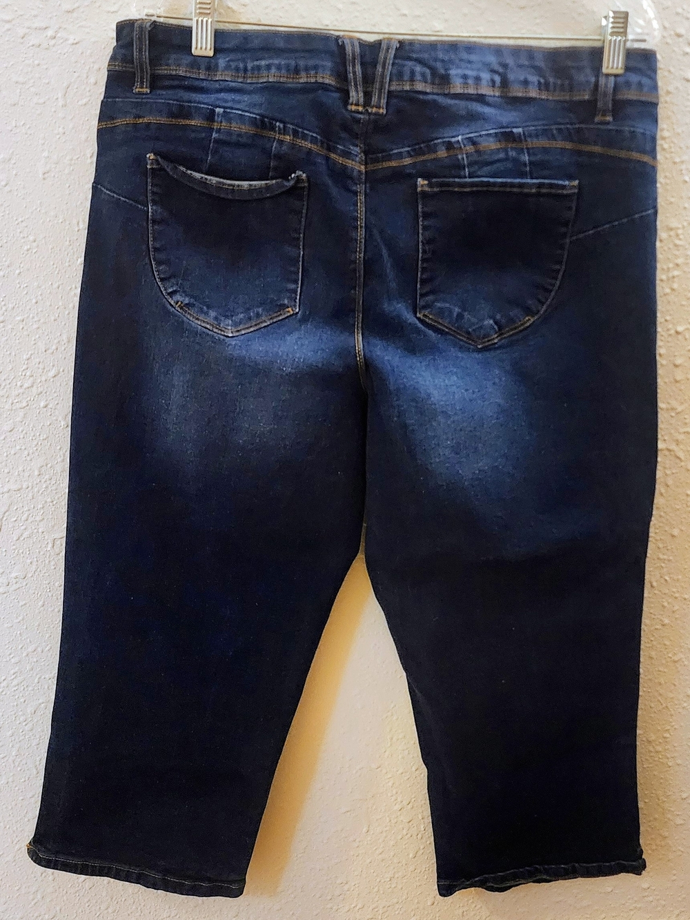 SZ 16 Royalty Wannabetta Butt Butt Shaping And Lifting Capris - Picture 6 of 6